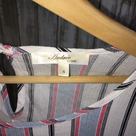 Andree Vertical Striped Cold Shoulder Blouse - Picture 5 of 5